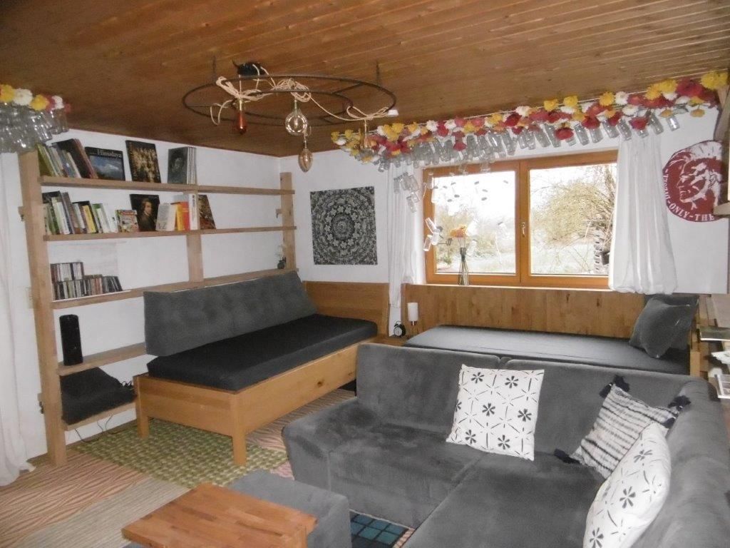 Blick ins Wohnzimmer