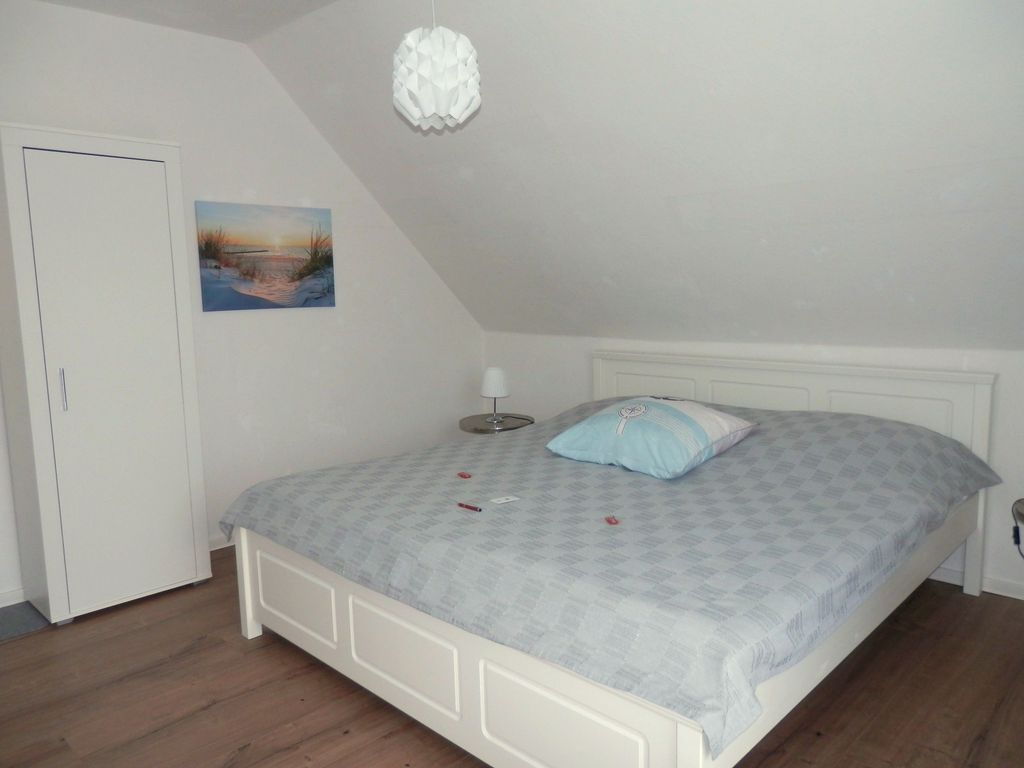 Schlafzimmer 1 mit Smart TV