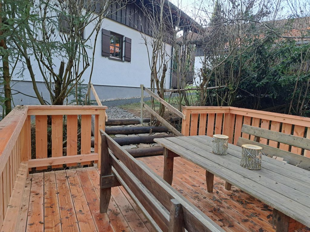 Waldterrasse 2