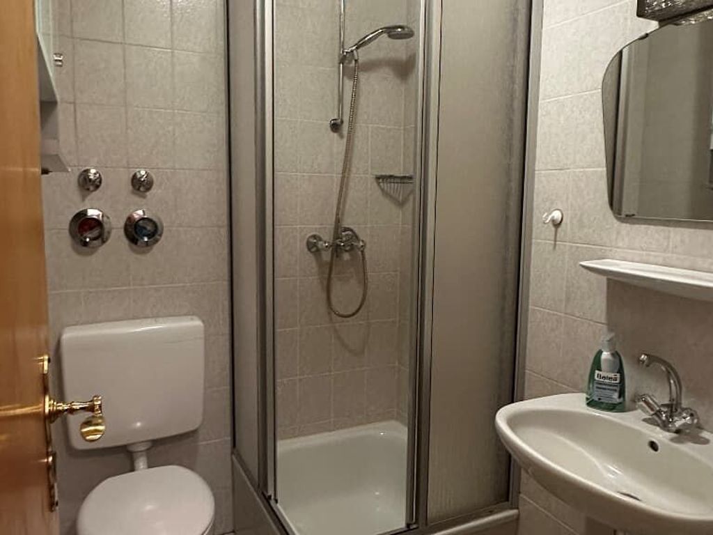 Bad Zimmer 1.jpg