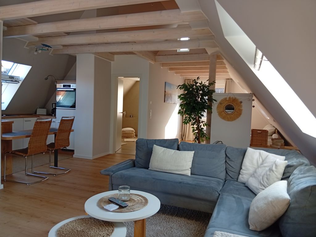 Wohnliche ,helle  Einraumwohnung