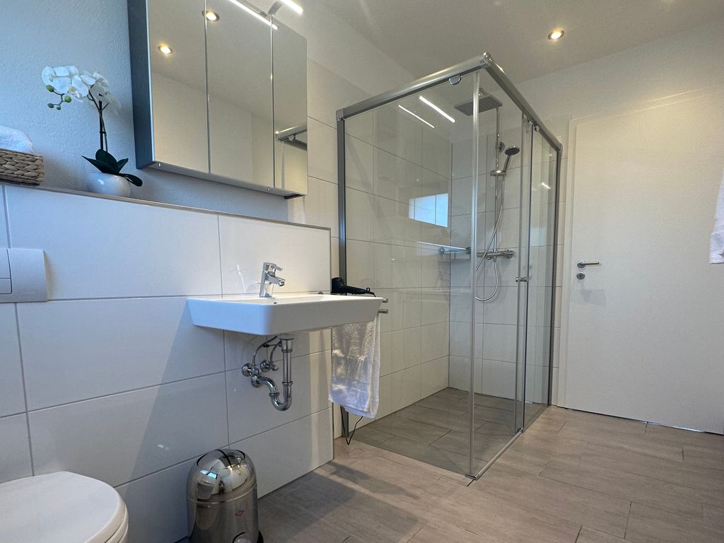 INSIDE, BATHROOM