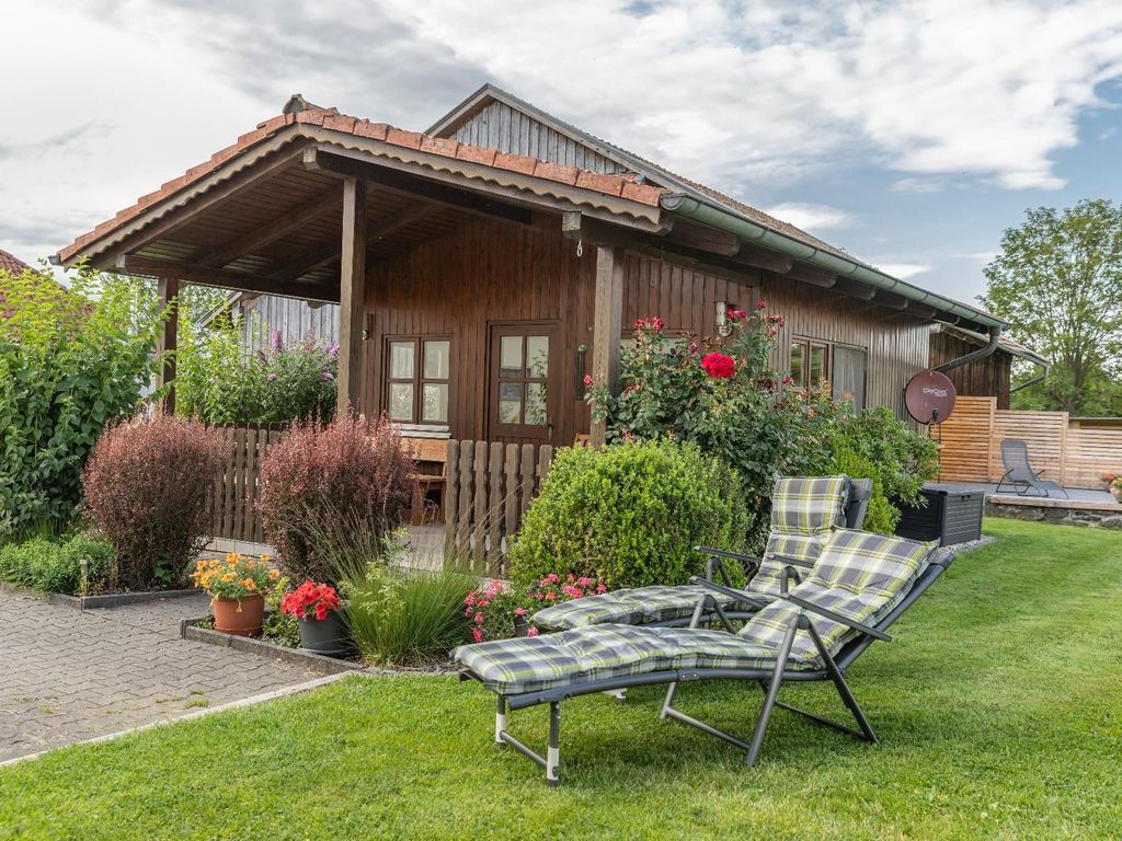 Hütte mit Terasse