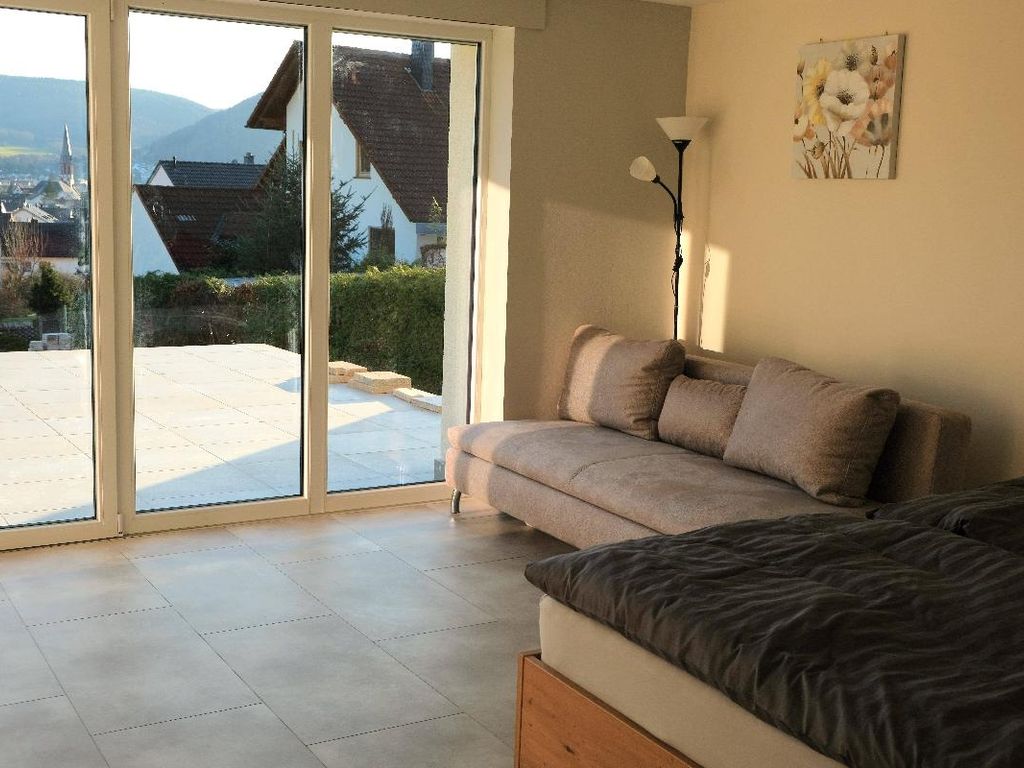 Schlafzimmer 1