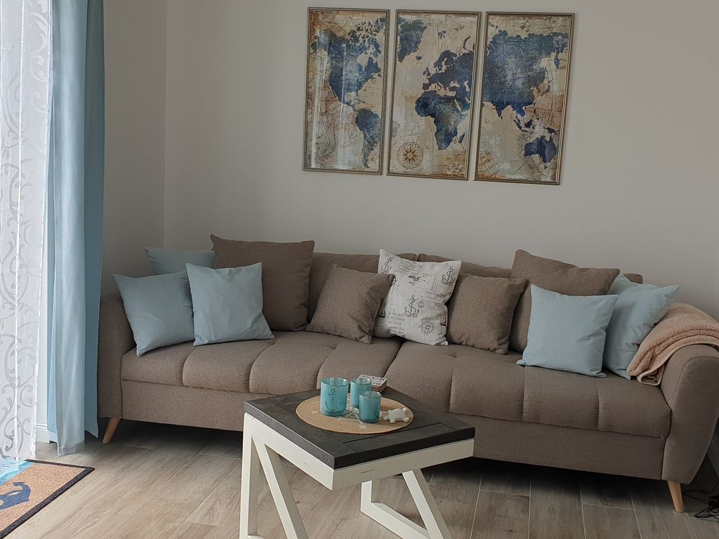 Wohnzimmer * Bild 2 (XXL-Sofa)