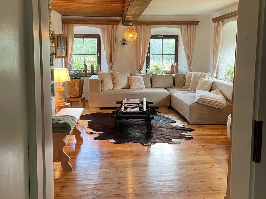Wohnzimmer mit Kamin