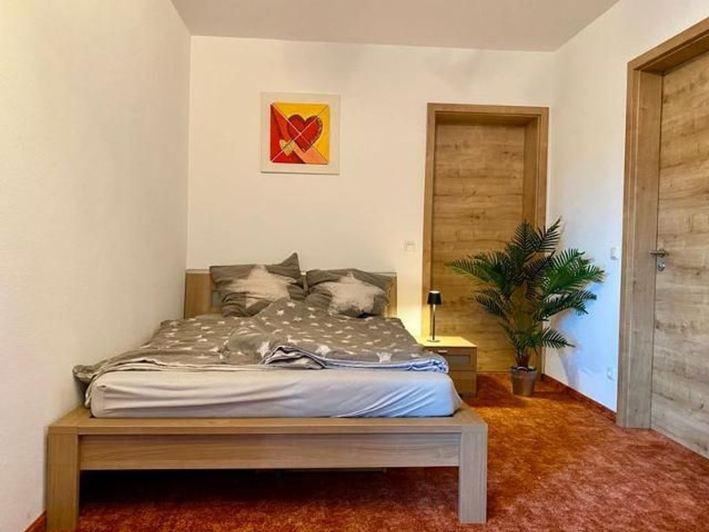 Schlafzimmer Bett 2