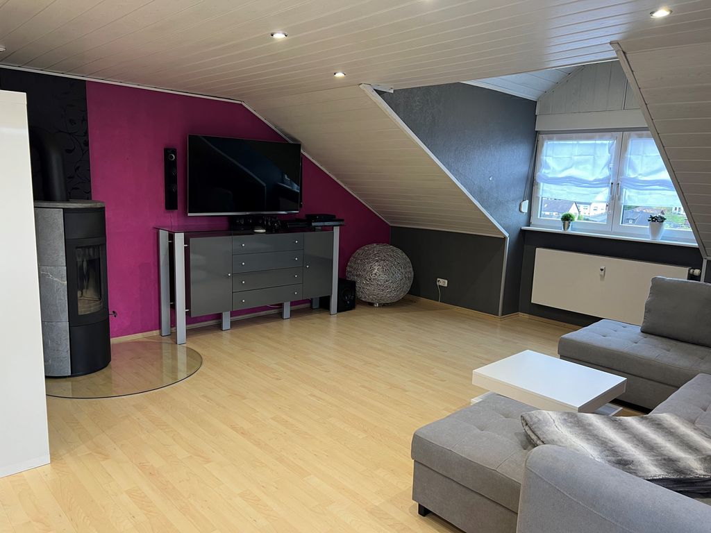 Wohnzimmer mit 3D-TV, Bluray-Player, Dolby-Surroundsytem, Playstation 4, uvm...