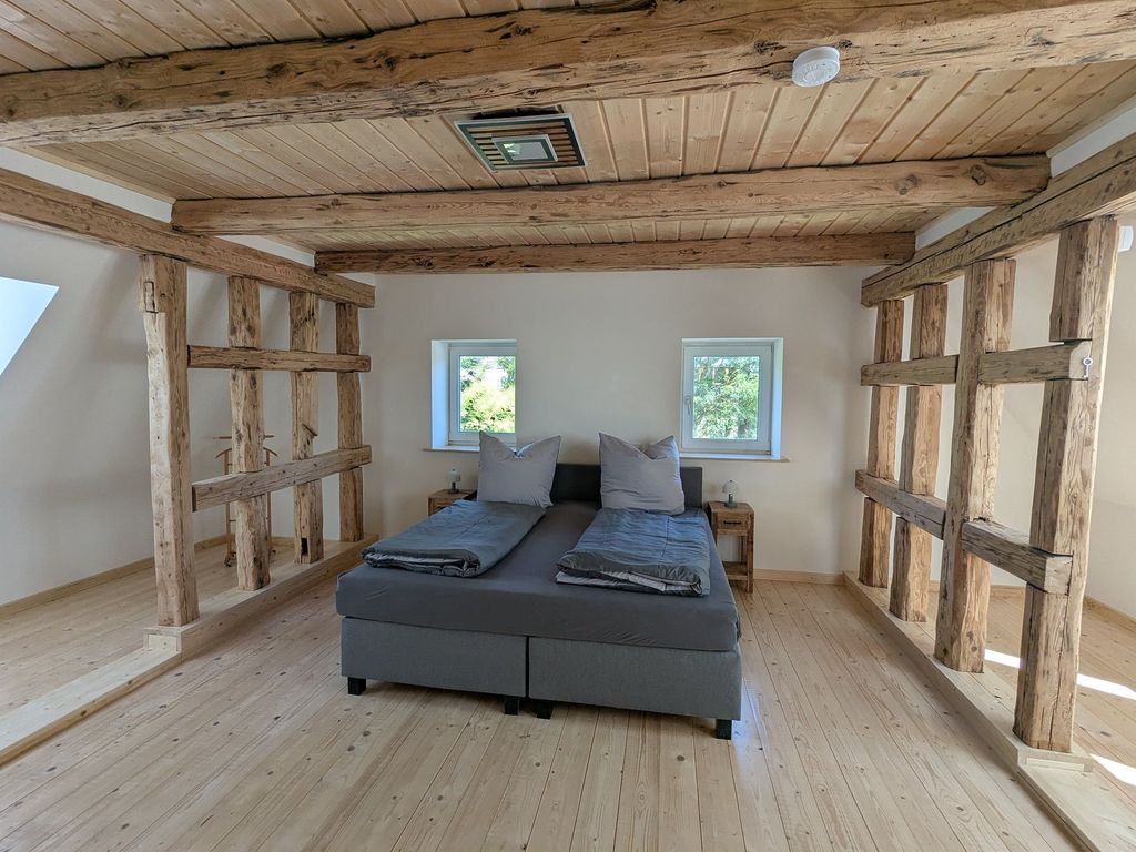 Geräumiges Schlafzimmer in der "Funkenstube".