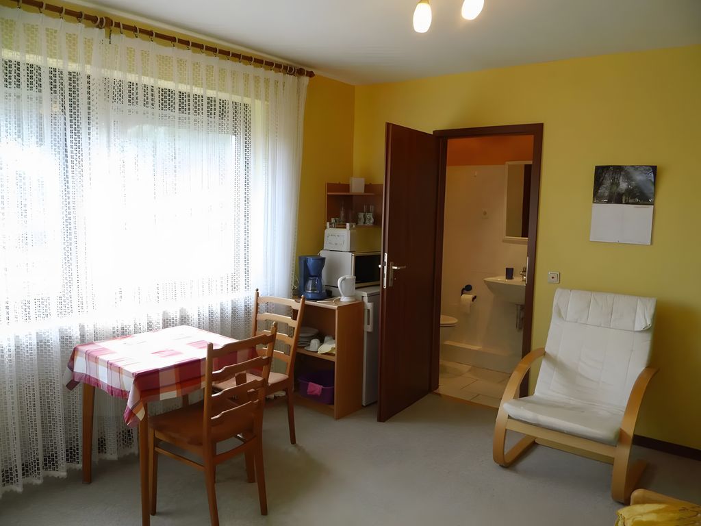 Photo, INSIDE, OUTSIDE