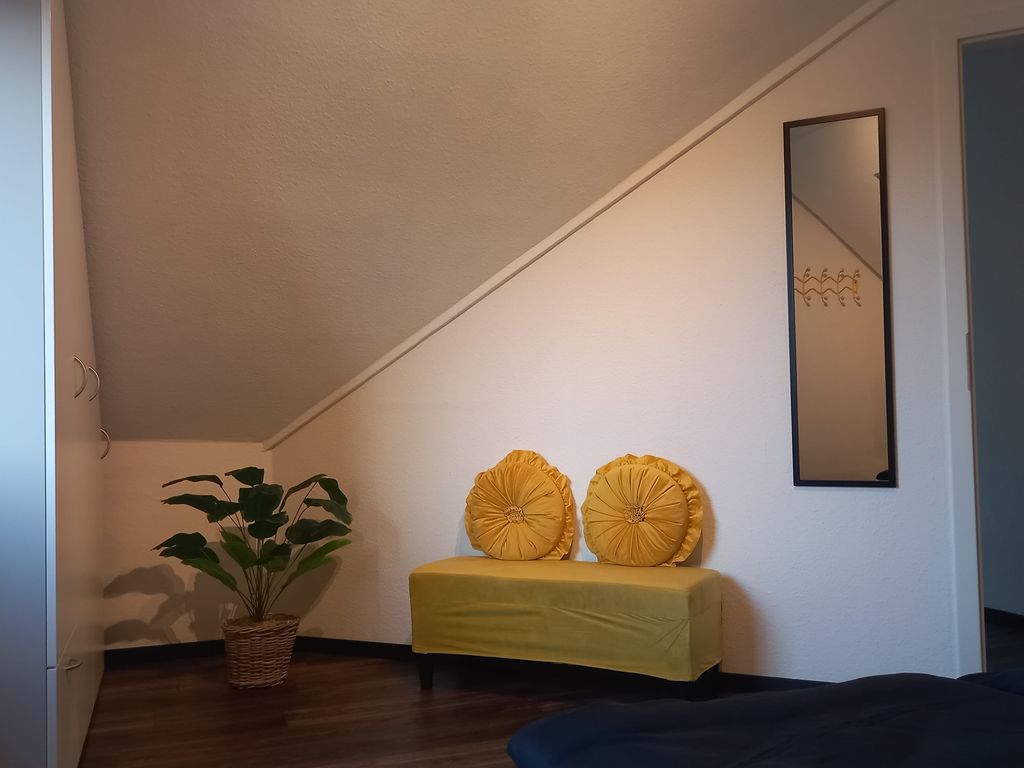 Schlafzimmer Kleiderschrank mit Sitzmöglichkeit