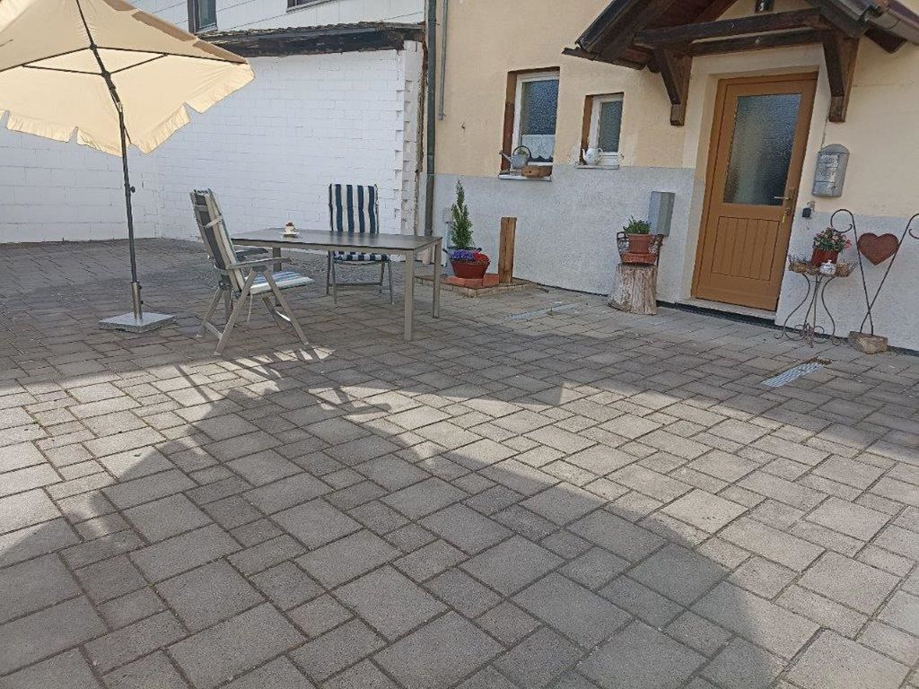 Sitzgelegenheit im Hof