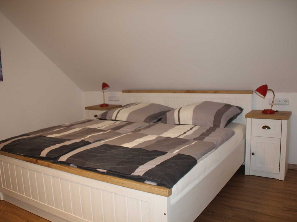 Schlafzimmer mit Doppelbett
