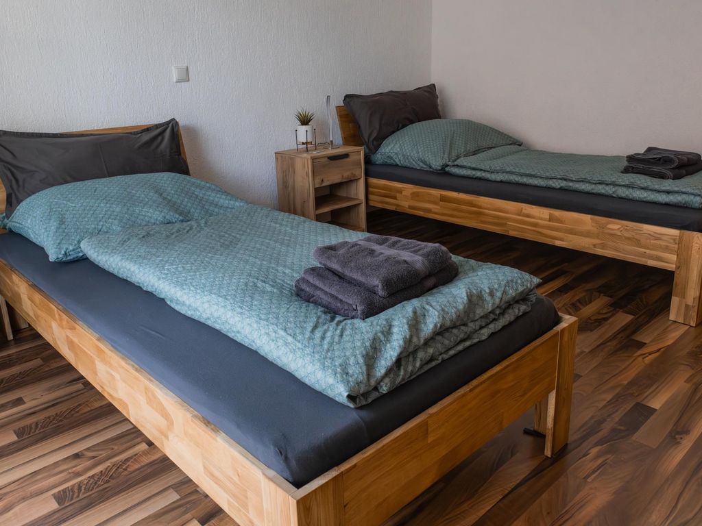 Schlafzimmer 1