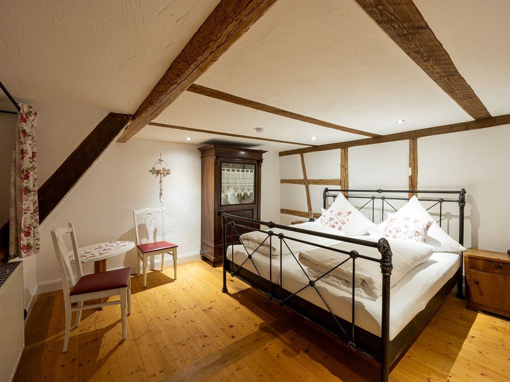 Schlafzimmer 1 mit Doppelbett