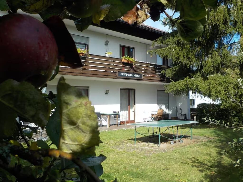 Terrassse und Obstga