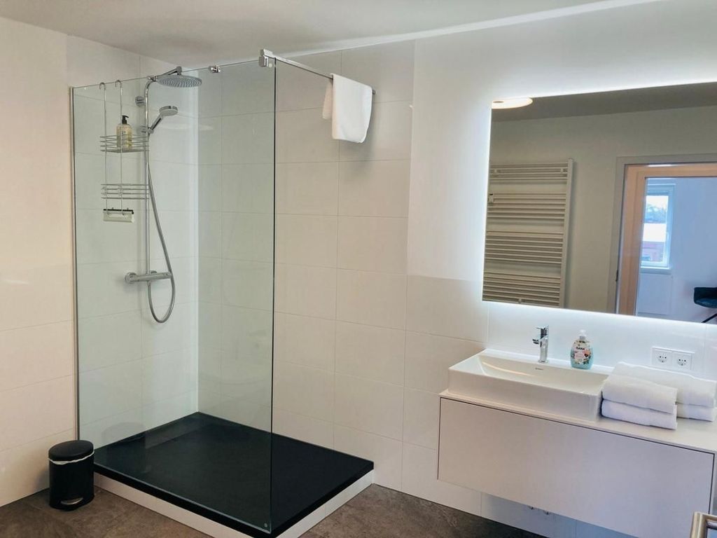 Ferienwohnungen und Monteurunterkunft "Mainbogen-Blick" Studio-Apartment