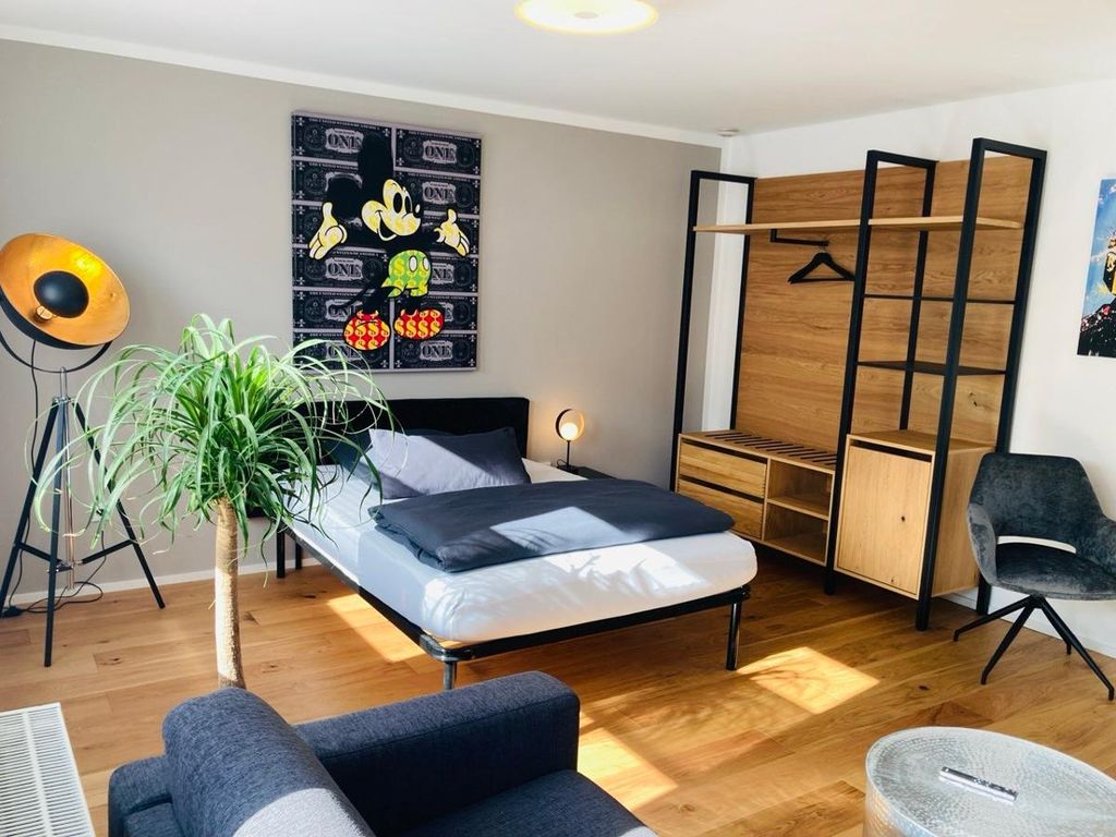 Ferienwohnungen und Monteurunterkunft "Mainbogen-Blick" Studio-Apartment