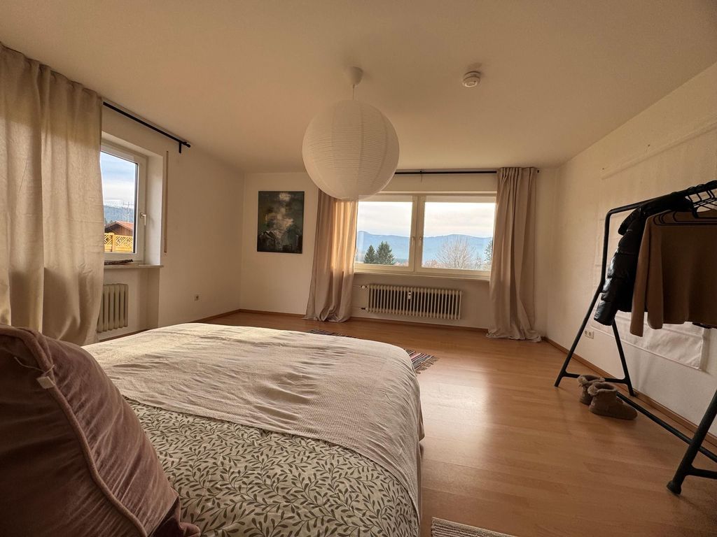 Großes Schlafzimmer