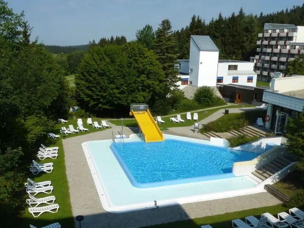 Außenpool m. Rutsche
