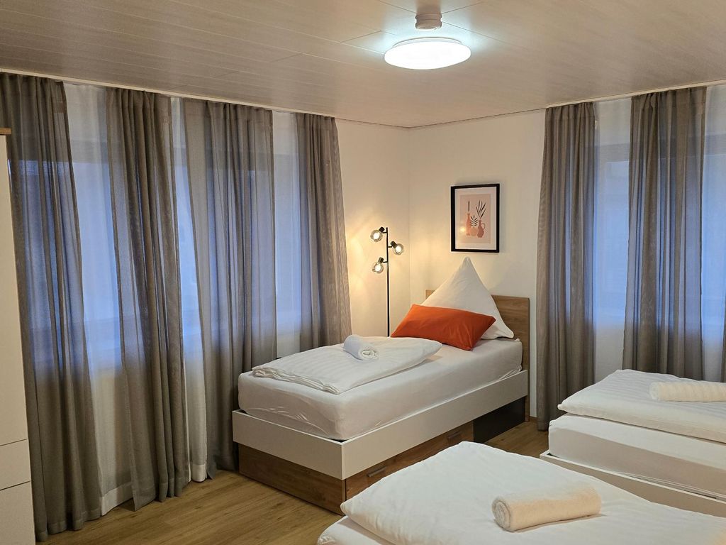 Schlafzimmer 1