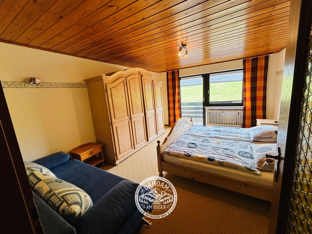 Schlafzimmer 1