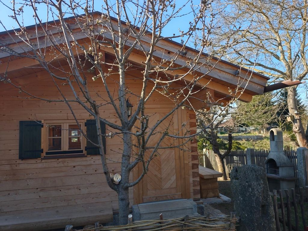 Blockhütte bei den Hühnchen