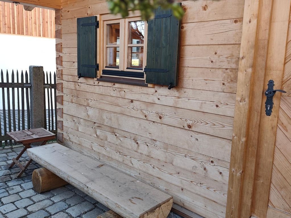 Blockhütte bei den Hühnchen
