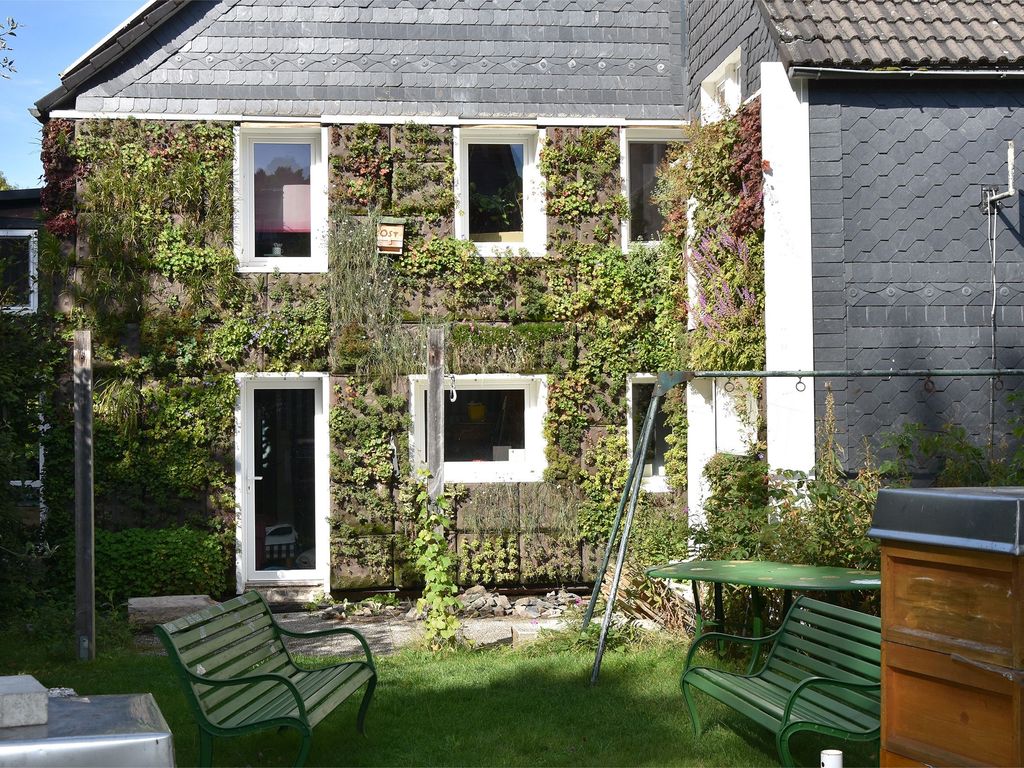 Bienenblick aufs Hau