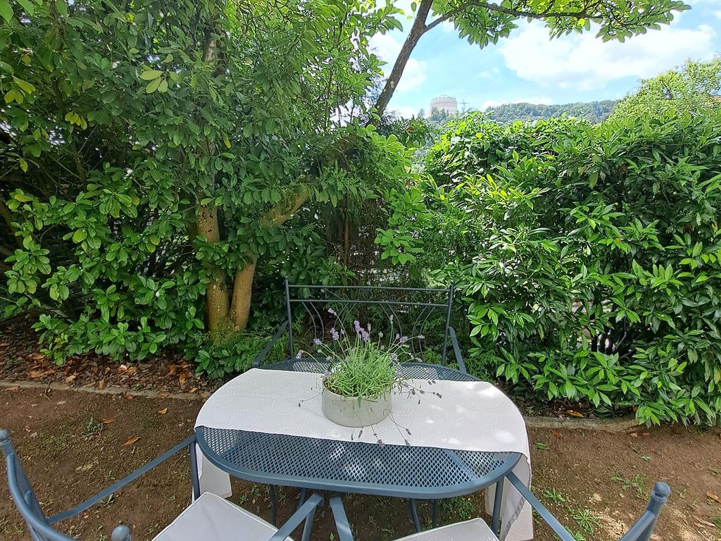 Garten und Sitzplatz