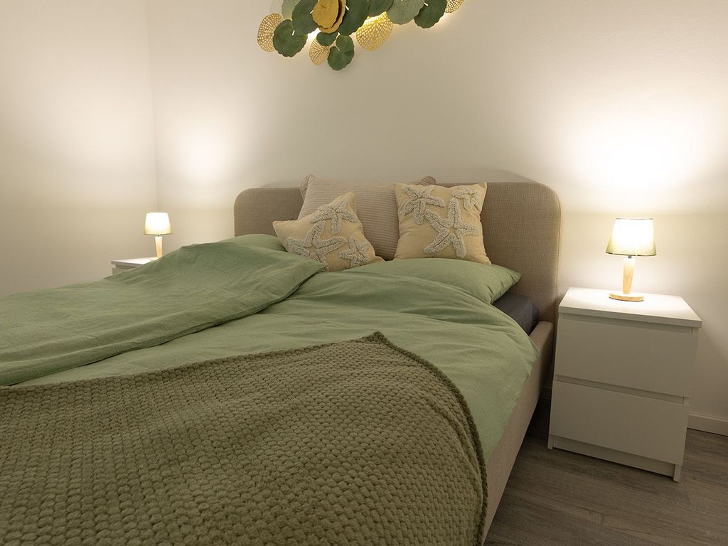Schlafzimmer 1