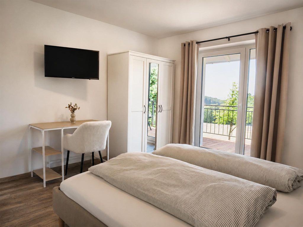 Schlafzimmer 1