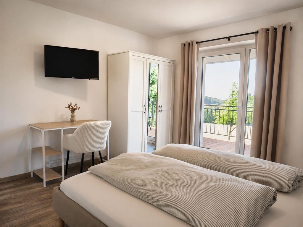 Schlafzimmer 1