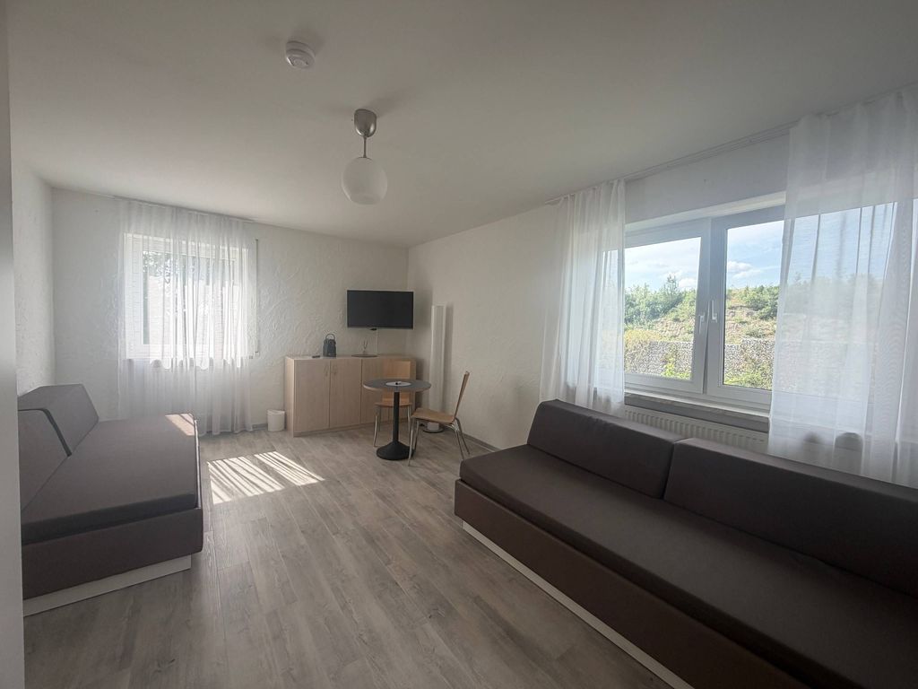 Zimmer 2 Wohn-/Schlafzimmer