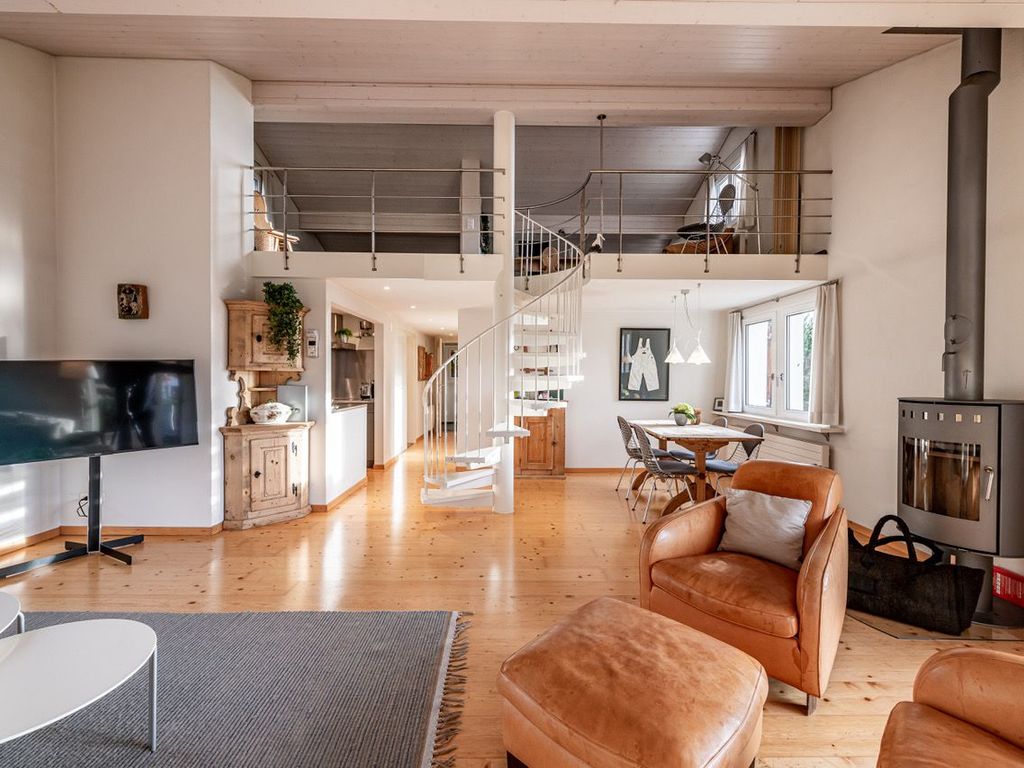 Wohnzimmer mit Blick zur Galerie