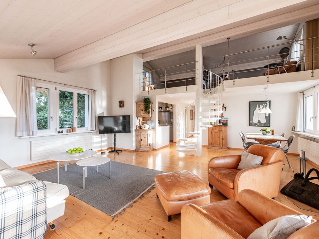 Wohnzimmer mit Blick zur Galerie