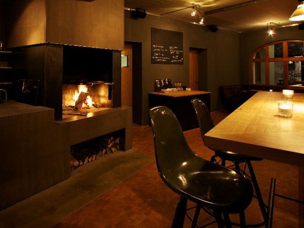 Arena Bar