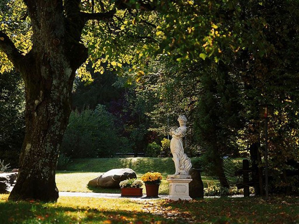 Hotel Cresta Gartenansicht