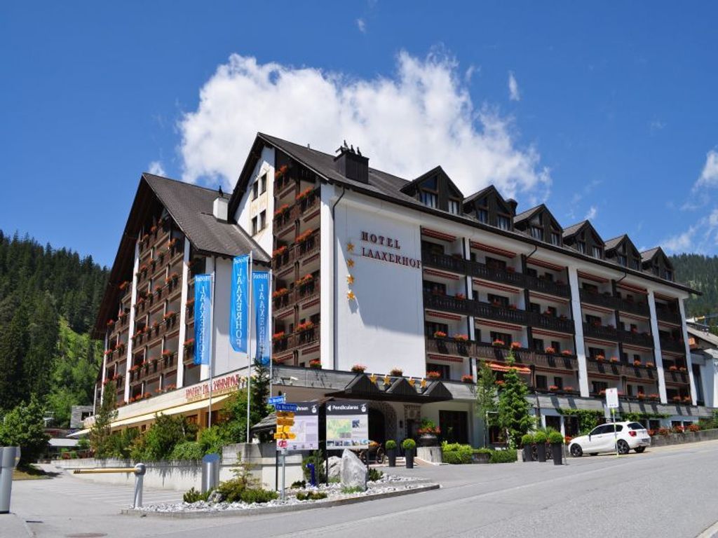 Hotel im Sommer