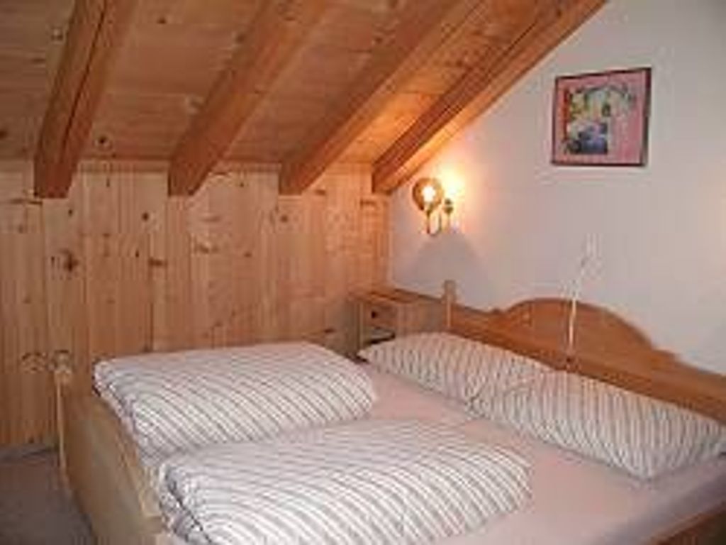 Casa Tödi Trun Zimmerbeispiel