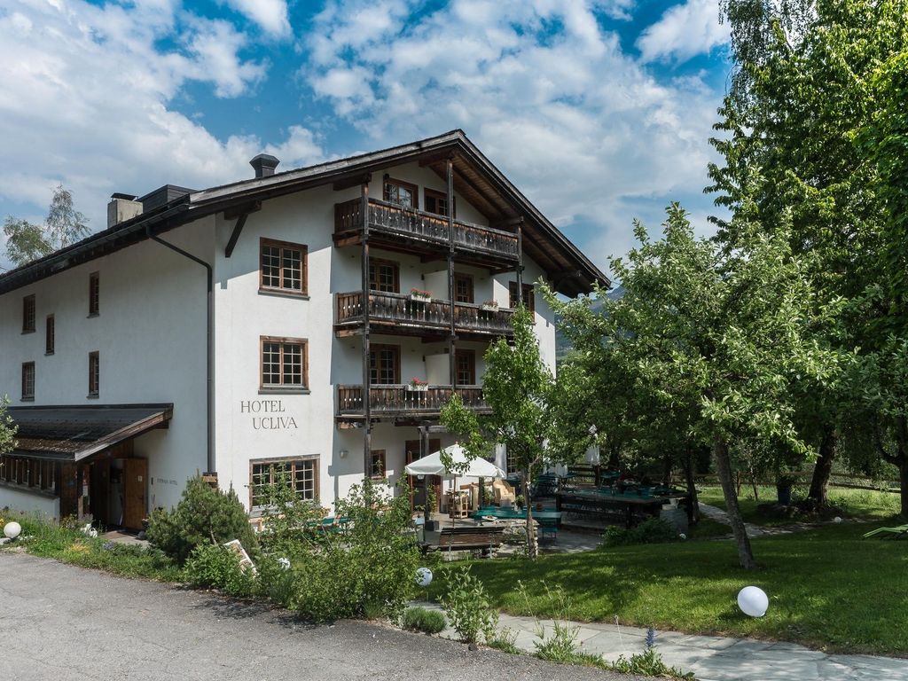 Hotel Ucliva - Sommeransicht