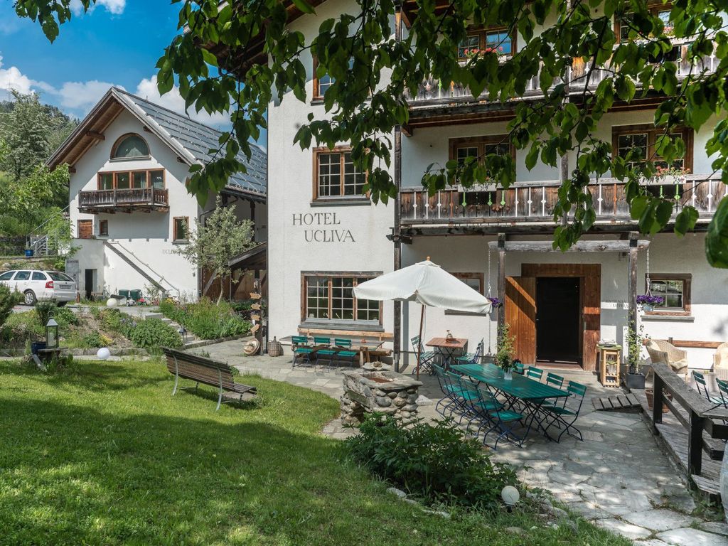 Hotel Ucliva - Sommeransicht