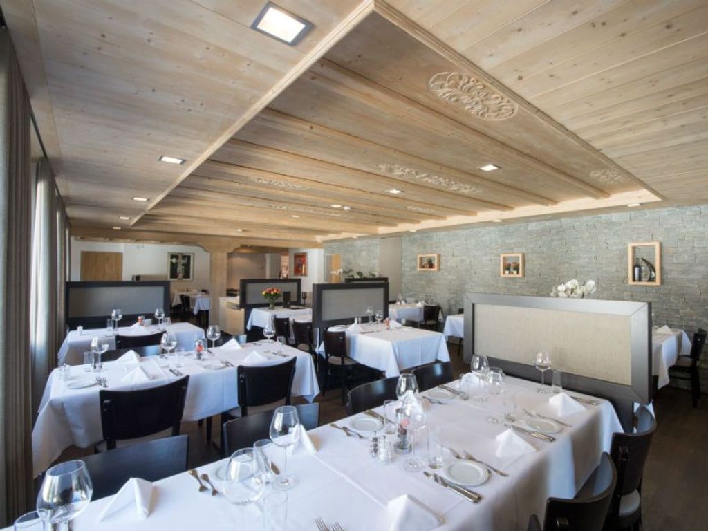 Hotel Central, Obersaxen-Meierhof