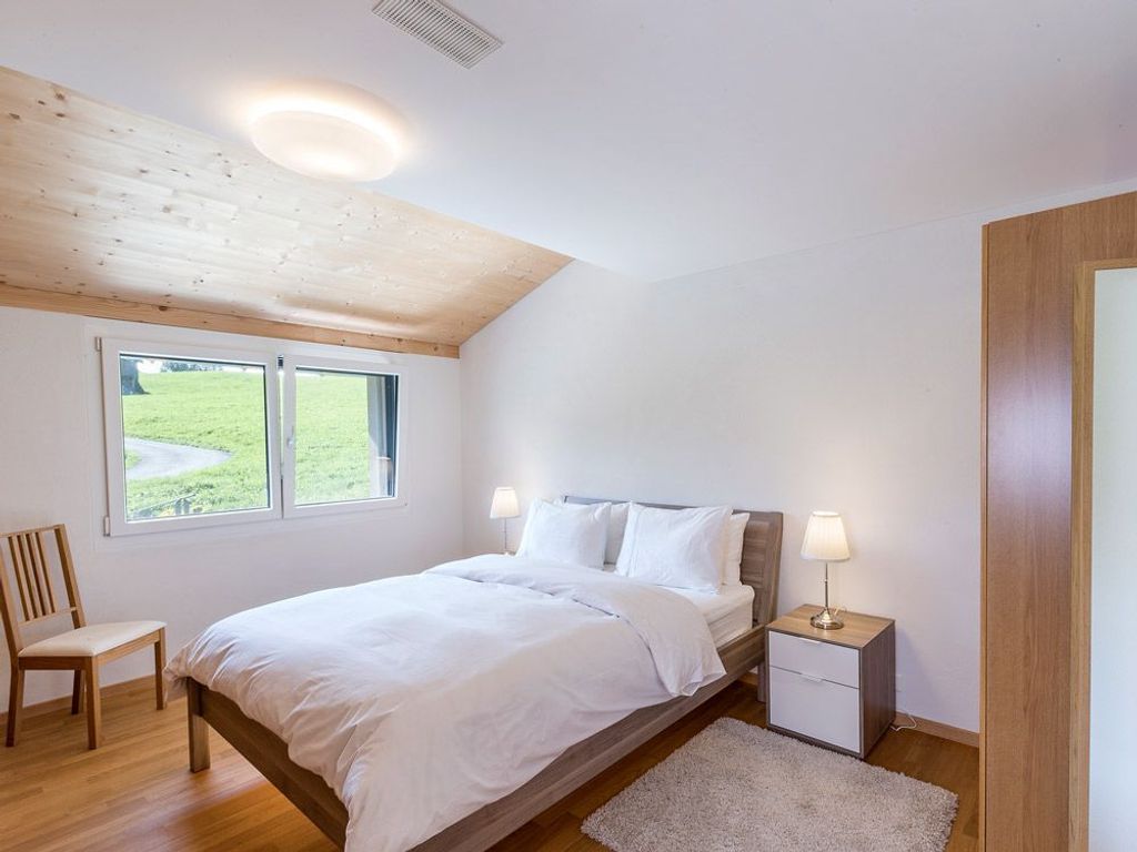 Eines der modernen Doppelzimmer