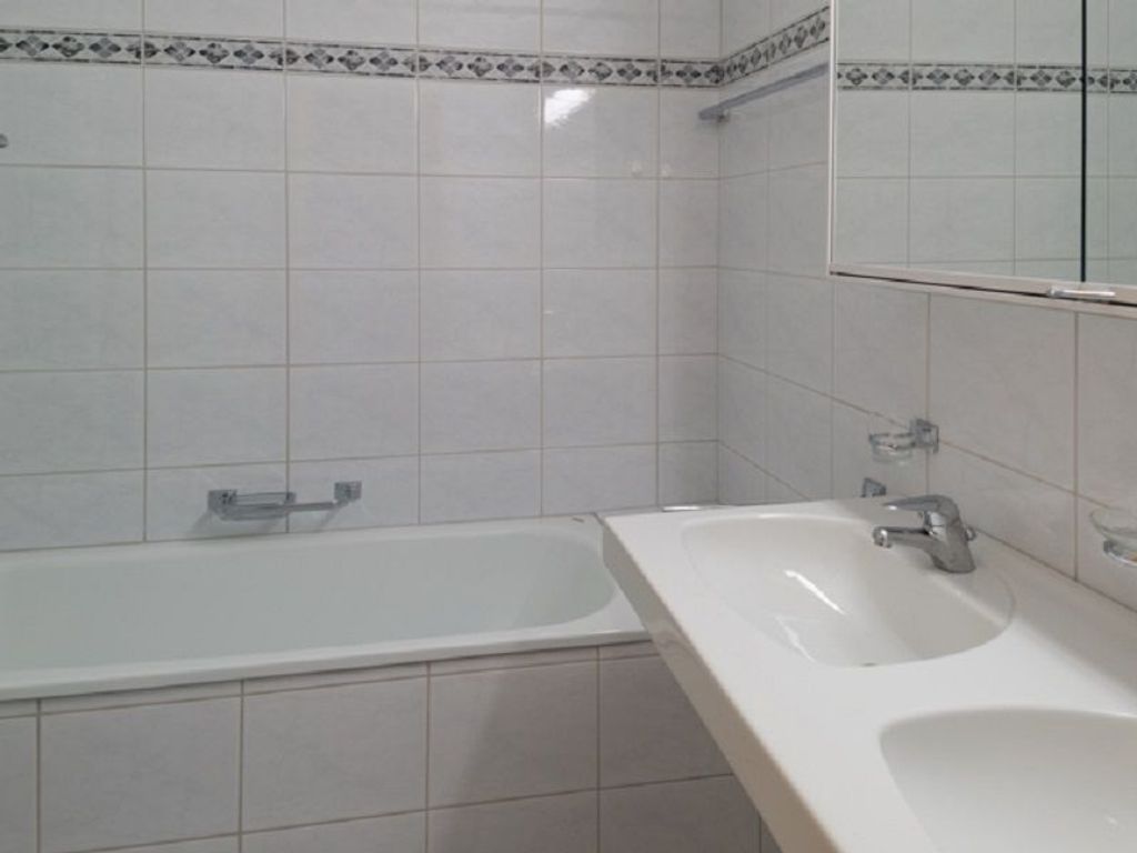 1.Badezimmer mit Badewanne