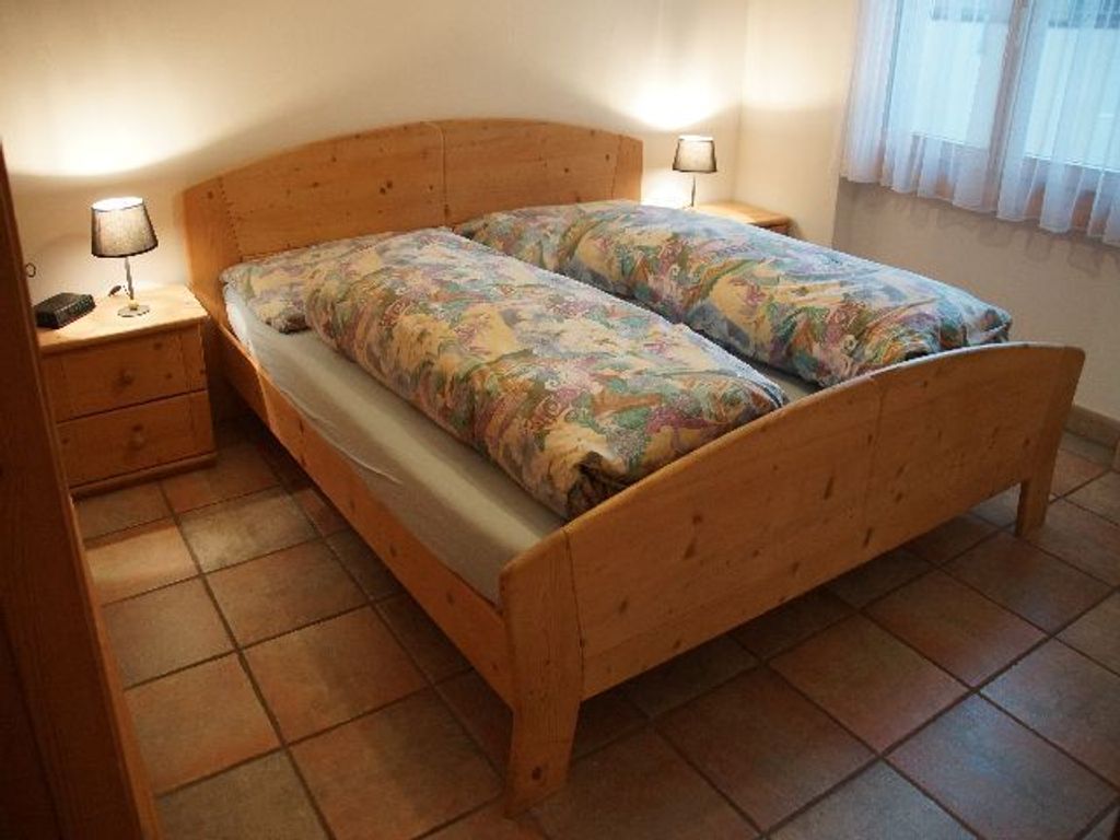 Schlafzimmer mit Doppelbett