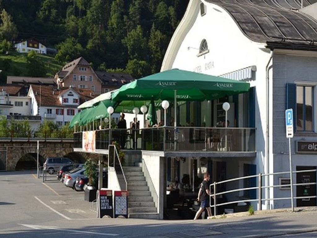 Aussenansicht mit Terrasse