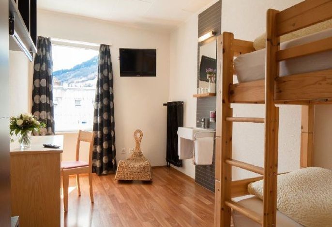 Doppelzimmer mit Etage-Bad/Dusche/WC