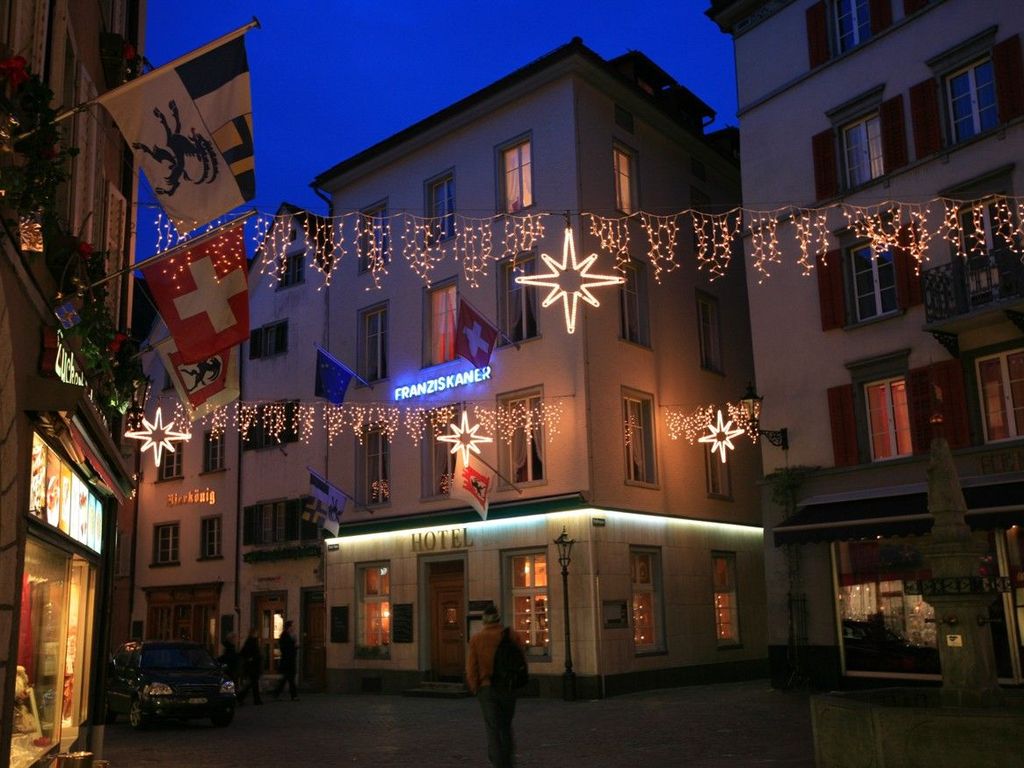 Franziskaner by Night