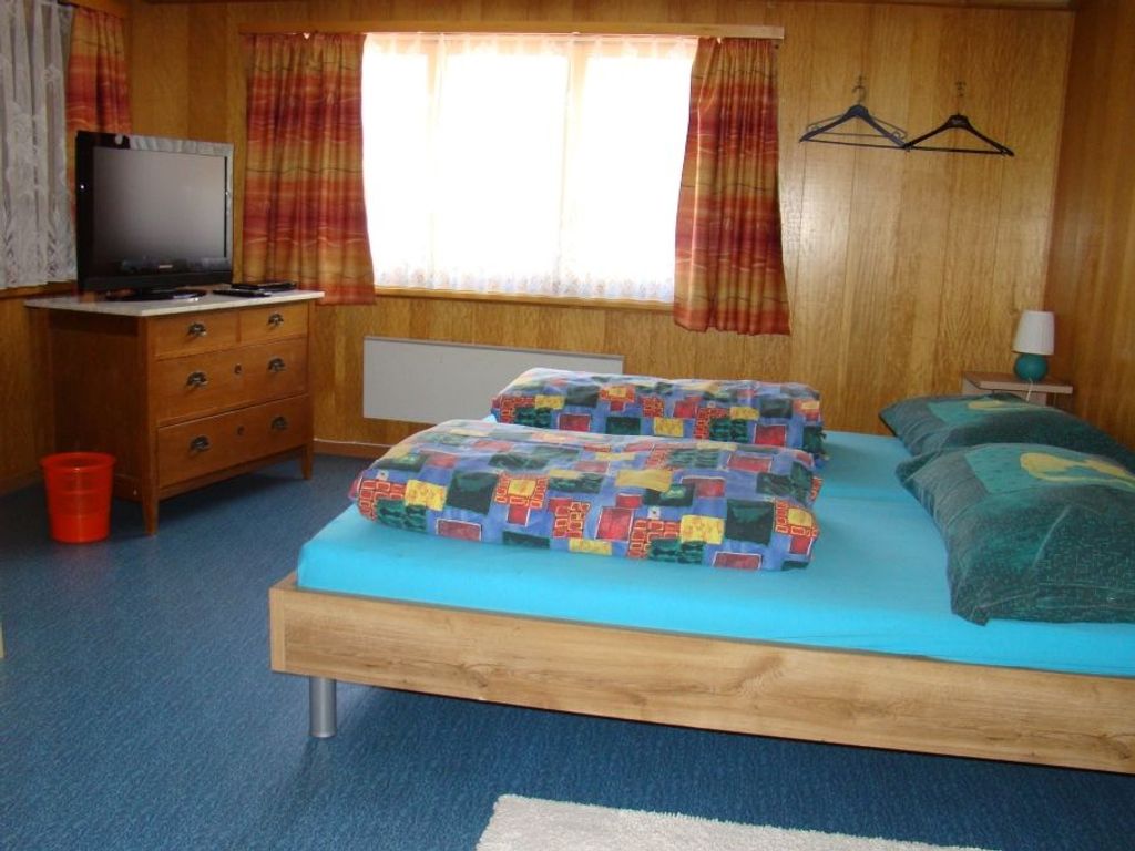 Schlafzimmer mit Doppelbett